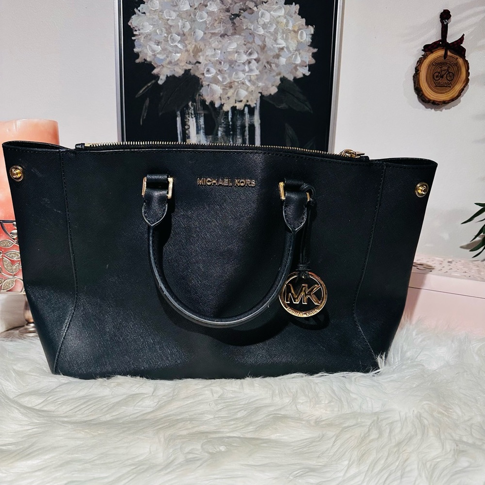 Micheal Kors , Satchel